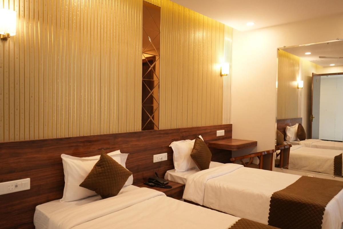 Hotel Golden Palace 勒克瑙 外观 照片