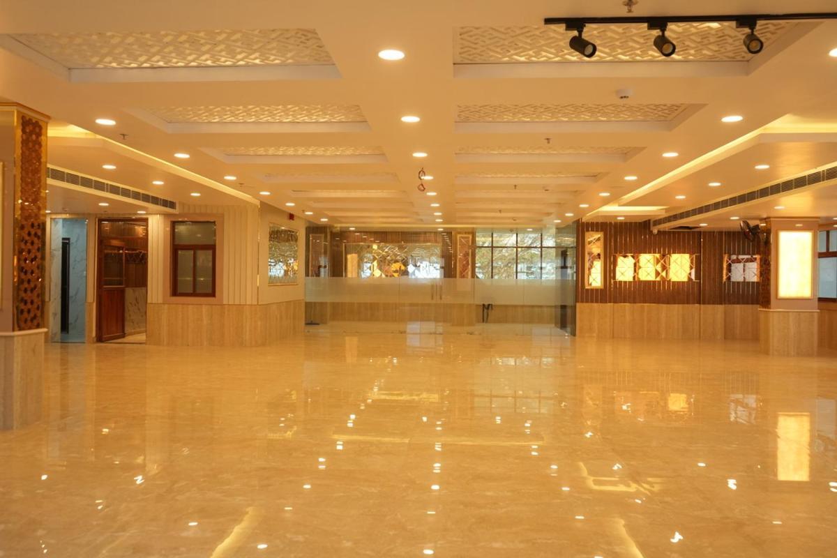 Hotel Golden Palace 勒克瑙 外观 照片