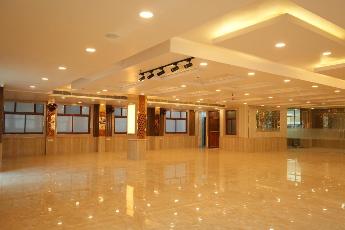 Hotel Golden Palace 勒克瑙 外观 照片
